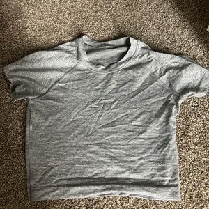 Lululemon Athletica Heather Gray Short Sleeve Top